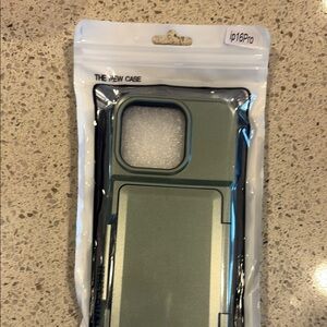 Green Protective Phone Case for iPhone 16pro